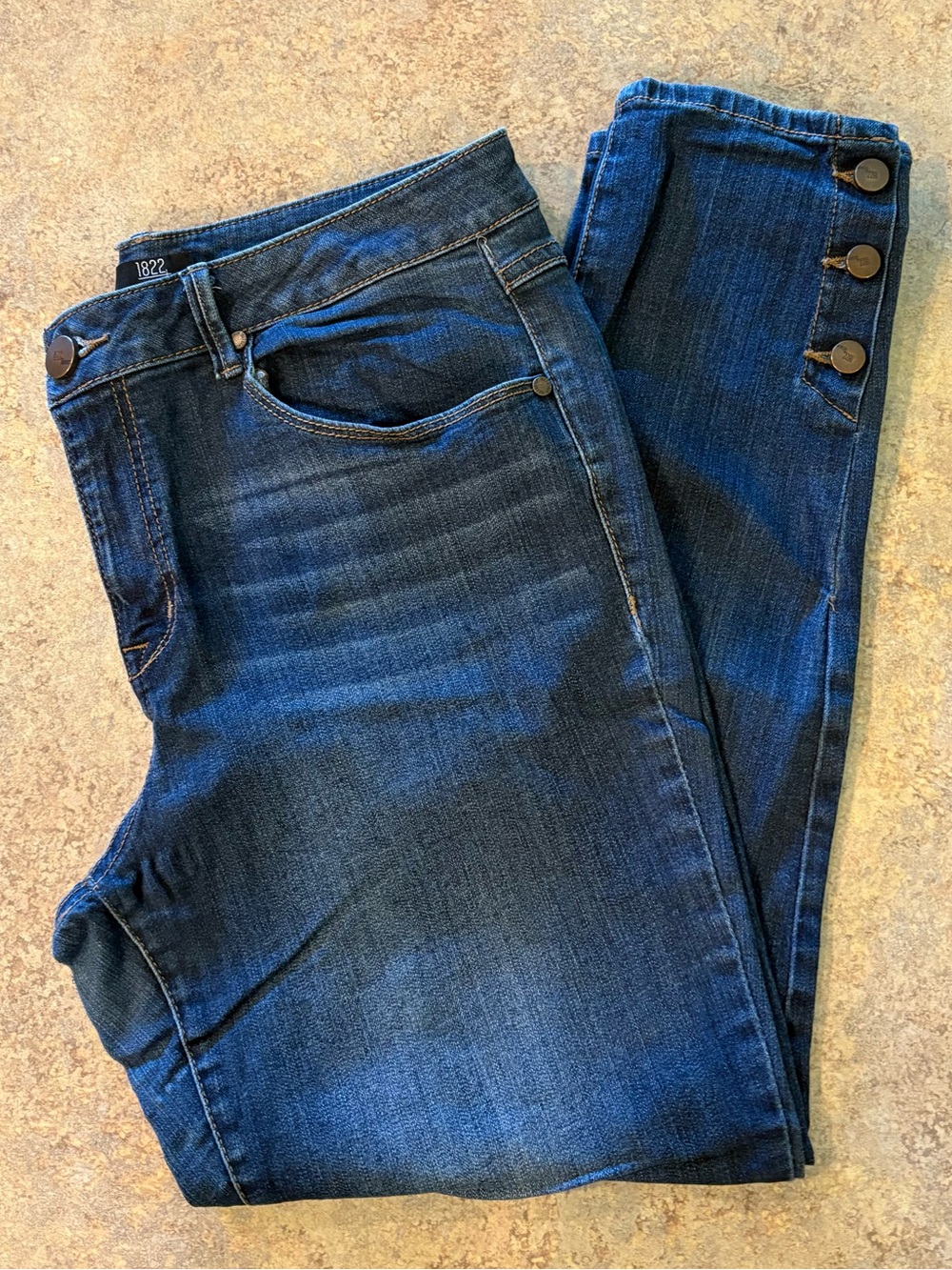 1822 Denim Women’s Dark Blue Skinny Jeans with Button Hem